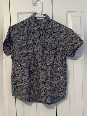 Women’s Petite Short-Sleeve Paisley Button-Up Shirt